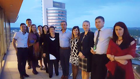 בבית השגריר